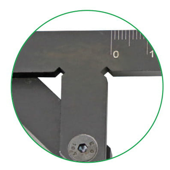 Reißnadel mit einer geraden und einer um 90° gebogenen Spitze aus Hartmetall Reißnadel mit einer geraden und einer um 90° gebogenen Spitze aus Hartmetall-Beschreibung lesen