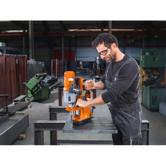 Bohrmaschine 32mm 1800W mit 4 Gängen-Beschreibung lesen