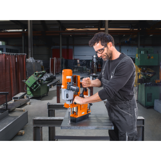 Bohrmaschine 32mm 1800W mit 4 Gängen-Beschreibung lesen