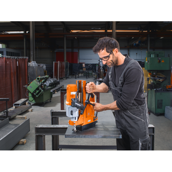 Bohrmaschine 32mm 1800W mit 4 Gängen-Beschreibung lesen