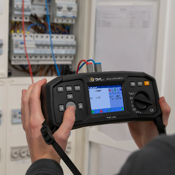 PCE Instruments Installationstester PCE-ITE 55A für RCD Typ A & AC |Prüfung nach EN 61557 & DIN VDE0100 |R-Iso bis 999 Ω-Beschreibung lesen