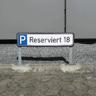Parkplatzreservierungsschild Mitarbeiter, mit Befestigungsset 2, 520x110mm-Beschreibung lesen