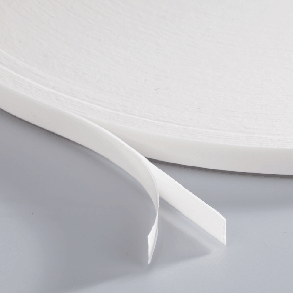 3M Klebeband, doppelseitig, Polyethylen, 12mm, 33m/Rolle 3M Klebeband, doppelseitig, Polyethylen, 12mm, 33m/Rolle-Beschreibung lesen