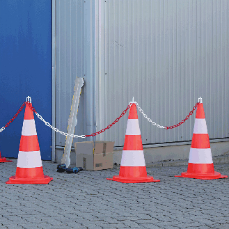 Absperrset mit Leitkegeln und Kunststoffkette-Beschreibung lesen