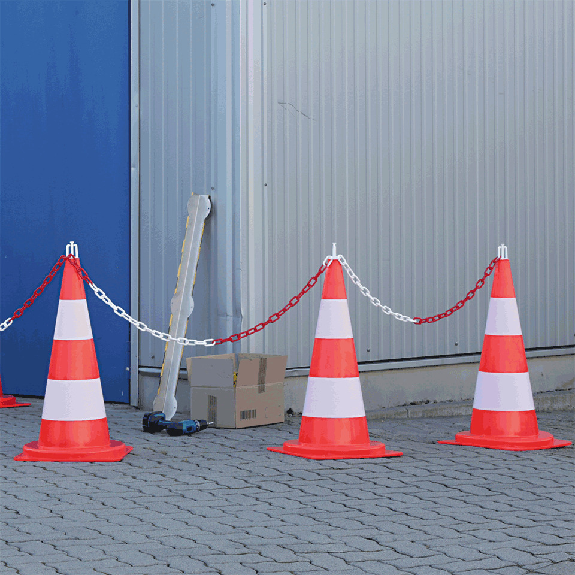 Absperrset mit Leitkegeln und Kunststoffkette-Beschreibung lesen