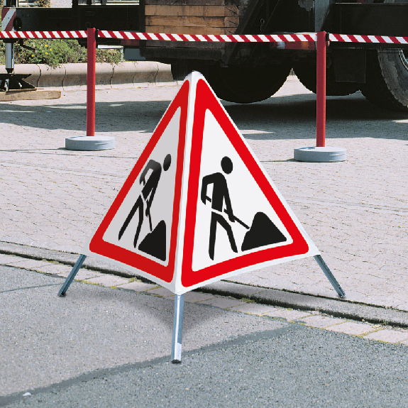 Faltsignal Baustelle, 3-seitig, rot/weiß, SL 600mm Faltsignal Baustelle, 3-seitig, rot/weiß, SL 600mm-Beschreibung lesen
