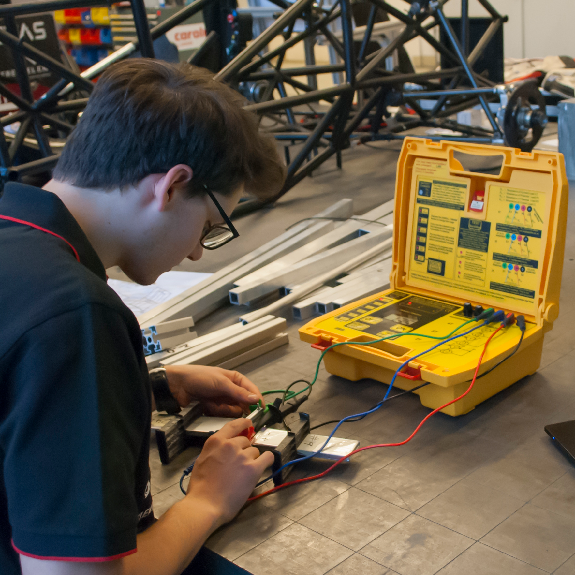 PCE Instruments Mikroohmmeter PCE-MO 3001 Vierleiter-Messverfahren |sechs wählbare Messbereiche |EN 61010-1-Beschreibung lesen