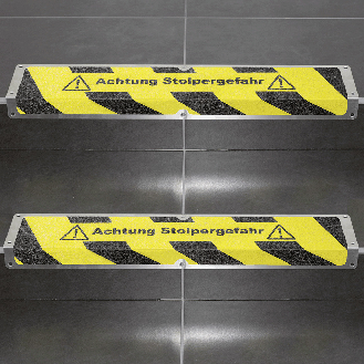 Treppenkantenprofil Stolpergefahr, mit 3M Safety-Walk-Antirutschbelag, schwarz/gelb, 120x635x45mm, R13, ASR A1.5-Beschreibung lesen