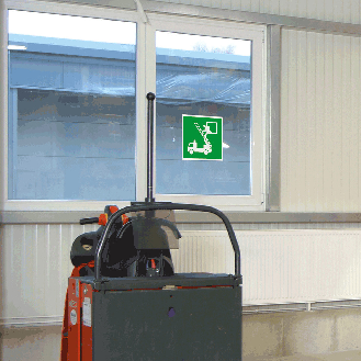 Rettungszeichen Rettungsausstieg, Folie, selbstklebend, 200x200mm, DIN EN ISO 7010/E017-Beschreibung lesen