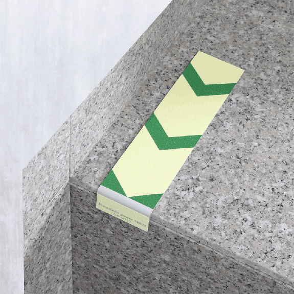 PERMALIGHT power langnachleuchtend Treppenmarkierungswinkel, Pfeil abwärts, R10, Aluminium, 50x200x25mm, ASR A2.3-Beschreibung lesen