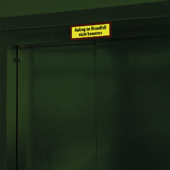 PERMALIGHT power langnachleuchtend Feuerwehrz. Aufzug im Brandfall nicht ben., Aluminium, 210x74mm, DIN 4066-Beschreibung lesen