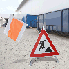 Warnflagge, weiß/orange/weiß, Polyester, 500x500mm, 800mm Holzstiel, Ø 18mm