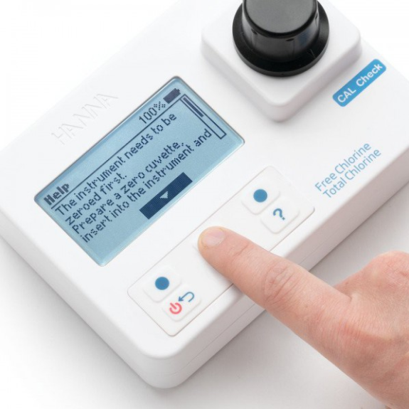 Fotómetro portátil de Cloro libre (0,00 a 5,00 mg/L) HANNA Instruments modelo HI97701C, con patrones, reactivos y maletín de transporte-Leer más