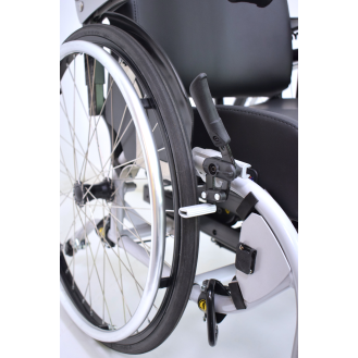 LeRoulé Plus: Silla de ruedas manual con elevación, descenso y elevación eléctrica.-Leer más