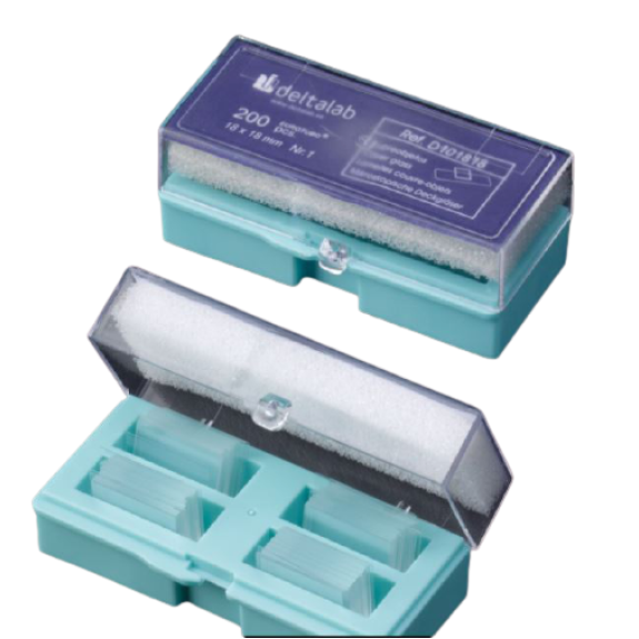 Menzel Lamelles de recouvrement 18x18 Boîte de 200 pcs - Verre clair pour la protection des échantillons et des objectifs de microscope-Lire la description