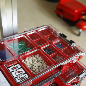 Qbrick System PRO Organizer 200 RED ULTRA HD stapelbar 452 x 296 x 79 mm 6 l IP54 mit 8 Einsätzen-Beschreibung lesen