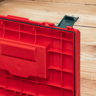 Qbrick System PRO Toolbox 2.0 RED ULTRA HD Custom Werkzeugkoffer 450 x 260 x 240 mm 19 l stapelbar IP54 mit 3 Fächern-Beschreibung lesen