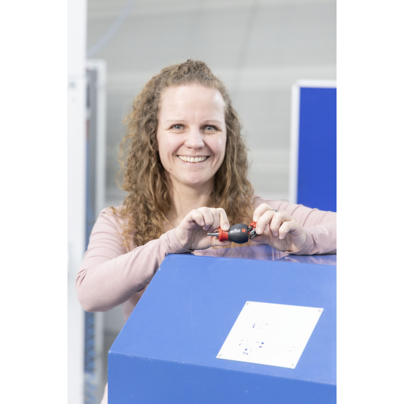 Wiha Schraubendreher mit Bit Magazin magnetisch Phillips, Schlitz mit 6 Bits-Beschreibung lesen