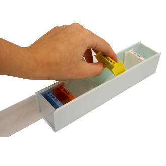 Bandeja de Medicación Semanal.Dimensión bandeja:  356 x 231 x 56 mm Dimensión de dispensador individual:
43 x 220 x 46 mm.-Leer más
