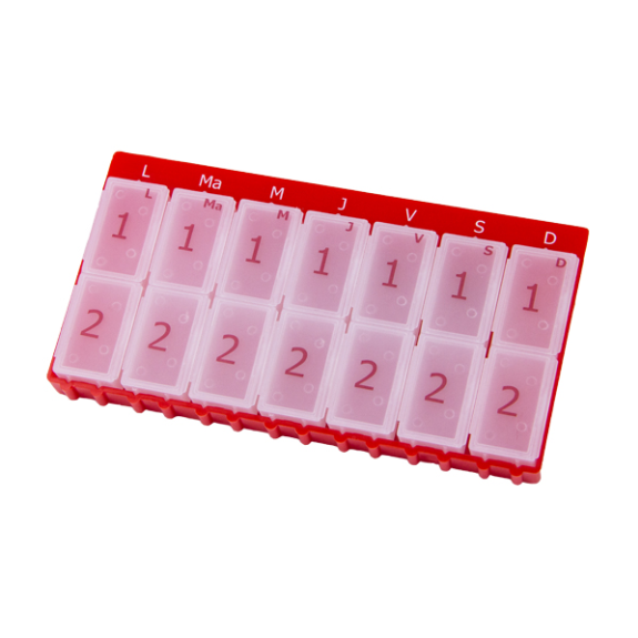 Pastillero semanal
2 tomas diarias en cada uno. 
Color: azul y rojo
Dimensión Pastillero:
174 x 93 x 20 mm
Dimensión pastillero extraíble:
24 x 77 x 17 mm
Dimensión compartimento:
20 x 36 x 16 mm-Leer más