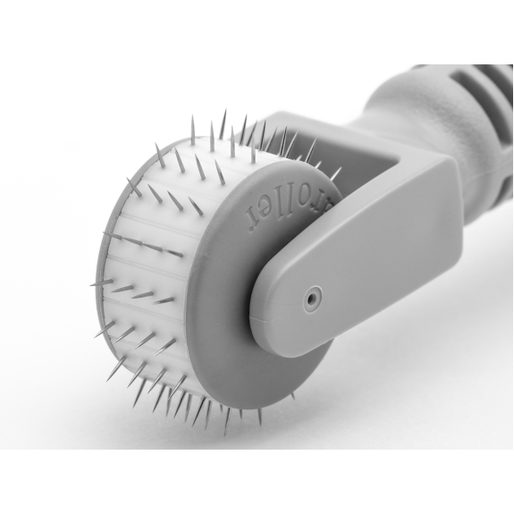 Manuelles medizinisches Rollergerät, 4 Reihen von Nadeln, 2,5 mm Nadelstichtiefe-Beschreibung lesen