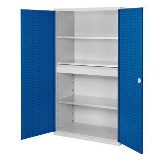 Großvolumenschrank mit Lochplattentüren-Beschreibung lesen