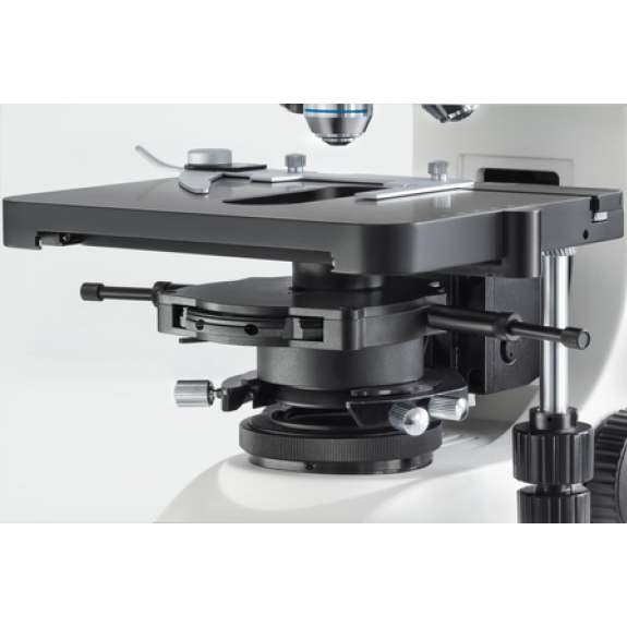 Microscope à lumière transmise avec éclairage halogène-Lire la description