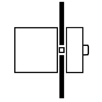 Interrupteur général, P1, 32 A, Montage encastré, 3 pôles + N, 1 Contact F, 1 Contact O, Fonctions d'ARRÊT D'URGENCE, Avec poignée rotative rouge et couronne de blocage jaune, verrouillable en position 0-Lire la description