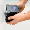 Sangle murale MORION, magnétique Hachurée en rouge/blanc 4m