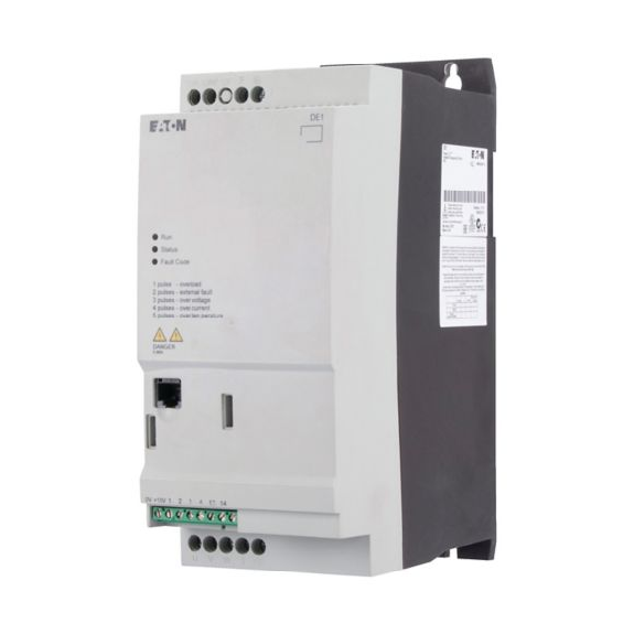 Démarreur à vitesse variable, Tension assignée d'emploi 400 V AC, triphasé, Ie 8.5 A, 4 kW, 5 HP, Filtre d'antiparasitage-Lire la description