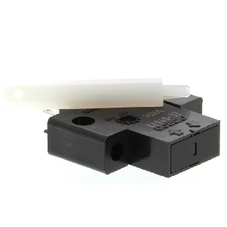 Cellule Directe NPN P=1-5mm IR LO/DO IP50 / Connecteur-Lire la description
