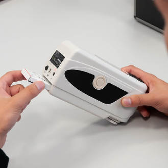 PCE Instruments Farbmessgerät  PCE-CSM 6 |Messöffnungen Ø 8 mm |Beleuchtungs-/Beobachtungsgeometrie 8°/d-Beschreibung lesen