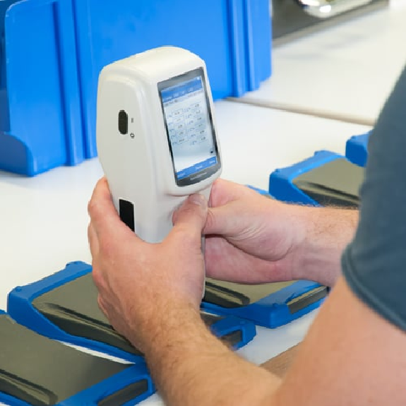 PCE Instruments Spektrophotometer  PCE-CSM 10 |Messung verschiedener Farbräume |Schwarz- und Weißkalibrierung-Beschreibung lesen