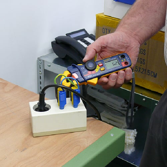 PCE Instruments Stromzange PCE-DC2 |AC / DC Strom-, Spannungs- und Widerstandsmessung |Messwertspeicher-Funktion-Beschreibung lesen
