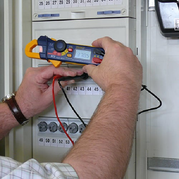 PCE Instruments Stromzange PCE-DC2 |AC / DC Strom-, Spannungs- und Widerstandsmessung |Messwertspeicher-Funktion-Beschreibung lesen