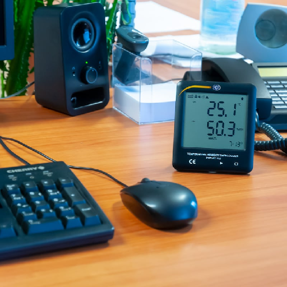 PCE Instruments Temperatur-Feuchtelogger PCE-HT 112 für Temperatur und Feuchte |Speicher für 25920 Messwerte-Beschreibung lesen