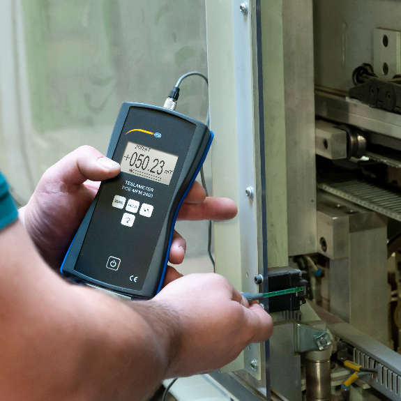 Magnetfeldmesser PCE-MFM 2400+-Beschreibung lesen