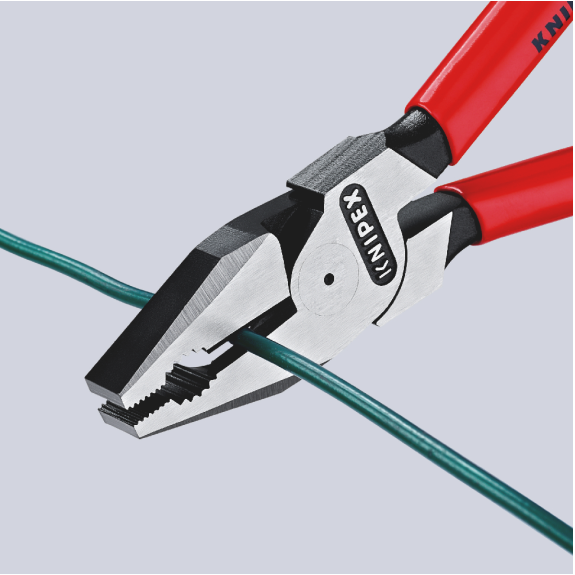 KNIPEX 02 02 180 SB Kraft-Kombizange mit Mehrkomponenten-Hüllen schwarz atramentiert 180 mm (SB-Karte/Blister)-Beschreibung lesen