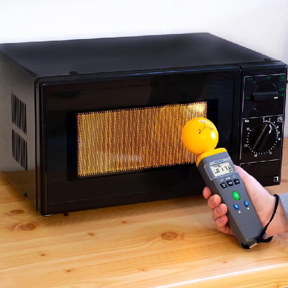 PCE Instruments Strahlungsmessgerät PCE-EM 29 für 3-achsige Messungen |50 MHz  3,5 GHz |kugelförmige Sonden bis 3,5 GHz-Beschreibung lesen
