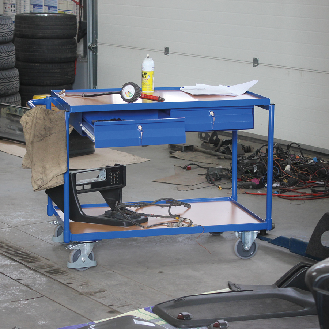 Tischwagen mit Schiebegriff, 2 Schubladen und 2 Ladeflächen 985x595mm-Beschreibung lesen