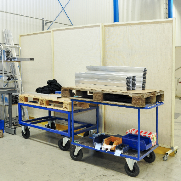 Tischwagen in blau 1110x700x870mm mit Schiebegriff, Gummibereifung und Bremse Tischwagen in blau 1110x700x870mm mit Schiebegriff, Gummibereifung und Bremse-Beschreibung lesen