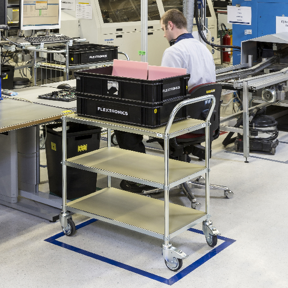 ESD-Etagenwagen mit 2 Schiebegriffen und 3 Etagen 900x540mm Ladefläche ohne Bremse ESD-Etagenwagen mit 2 Schiebegriffen und 3 Etagen 900x540mm Ladefläche ohne Bremse-Beschreibung lesen