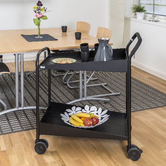 Tischwagen "Kongadesign" 690x435mm Ladefläche in schwarz mit Rand und Bremse Tischwagen "Kongadesign" 690x435mm Ladefläche in schwarz mit Rand und Bremse-Beschreibung lesen