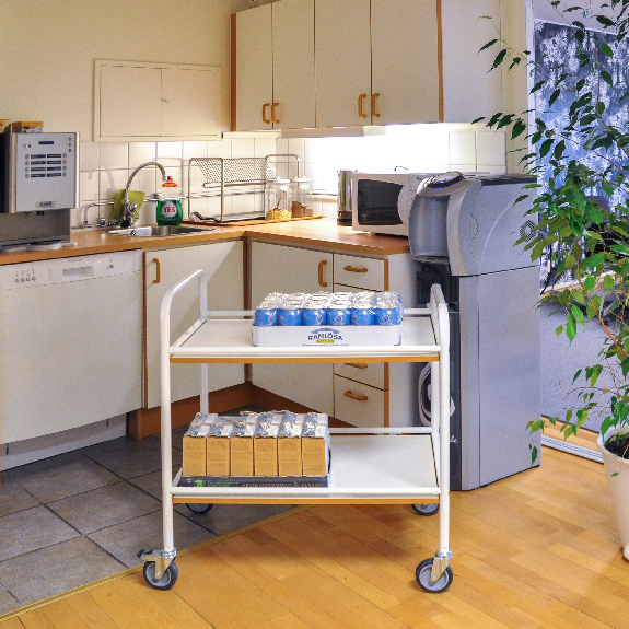 Kongamek Tablettwagen 765x520x895mm pulverbeschichtet in weiß mit Bremse Kongamek Tablettwagen 765x520x895mm pulverbeschichtet in weiß mit Bremse-Beschreibung lesen