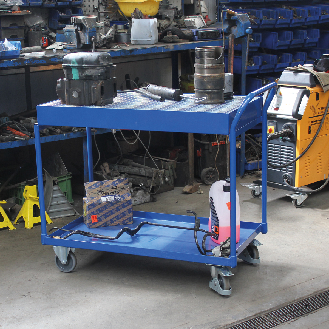 Tischwagen mit Gitterrost und 2 Ladeflächen 995x595mm mit hohem Schiebebügel-Beschreibung lesen