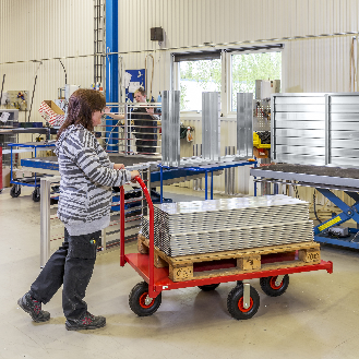Extra großer Plattformwagen rot 1550x760x1050 mm mit Schiebegriff Luftbereifung-Beschreibung lesen