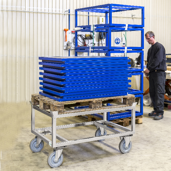 Palettenwagen verzinkt und verschweißt 700mm hoch ohne Bremse für Paletten 1200x800mm Palettenwagen verzinkt und verschweißt 700mm hoch ohne Bremse für Paletten 1200x800mm-Beschreibung lesen