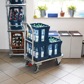 Klappbügelwagen mit Schiebebügel und Riefengummimatte aus Aluminium 900x600mm-Beschreibung lesen