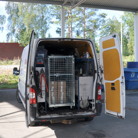 Kongamek Sicherheitscontainer 795x715x1505mm verzinkt mit Gitterboden, 4 Gitterwänden, Tür und Bremse-Beschreibung lesen