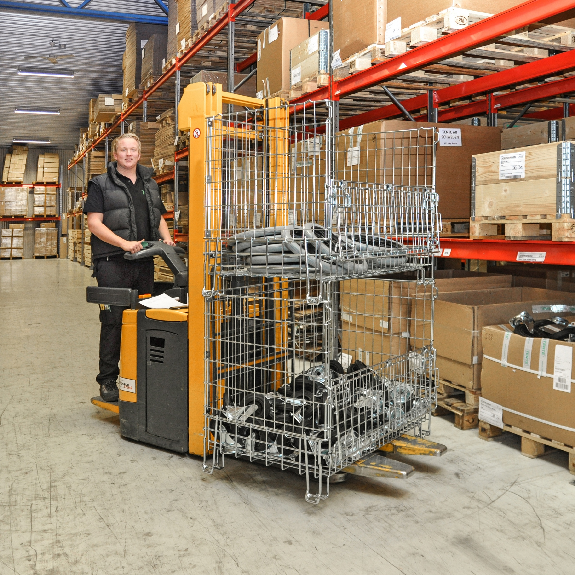 Gitterbox verzinkt 1200x1000x1180mm vorne halb zu öffnen 1000kg Tragkraft Gitterbox verzinkt 1200x1000x1180mm vorne halb zu öffnen 1000kg Tragkraft-Beschreibung lesen